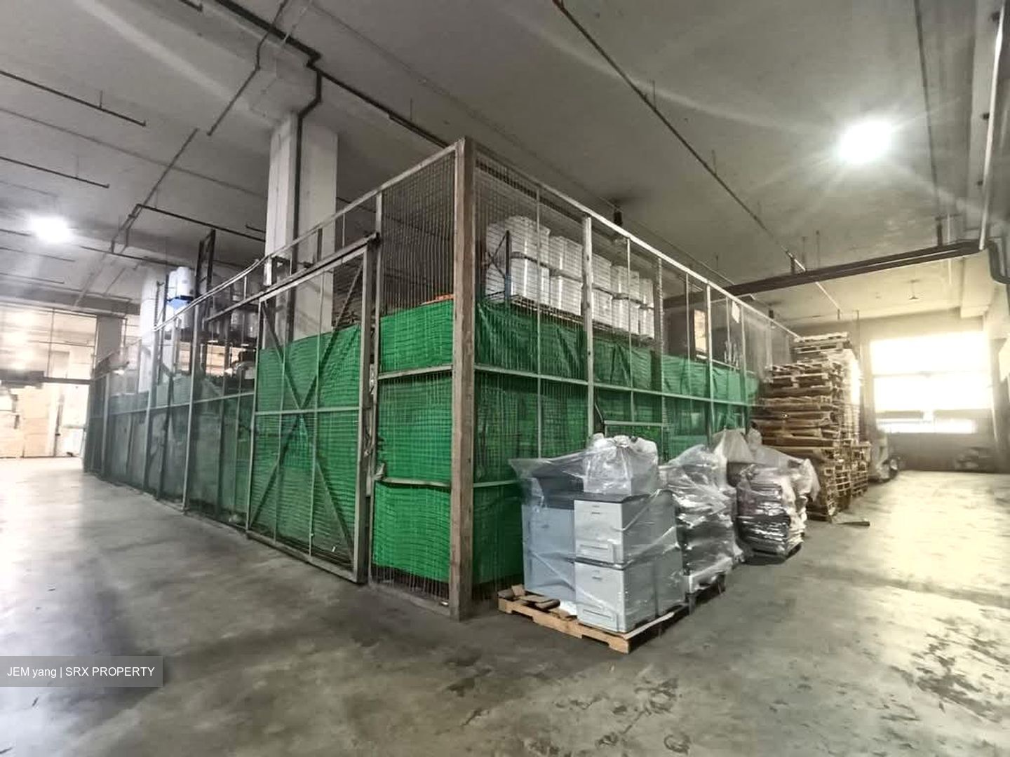 Jurong Districentre (D22), Warehouse #558420911